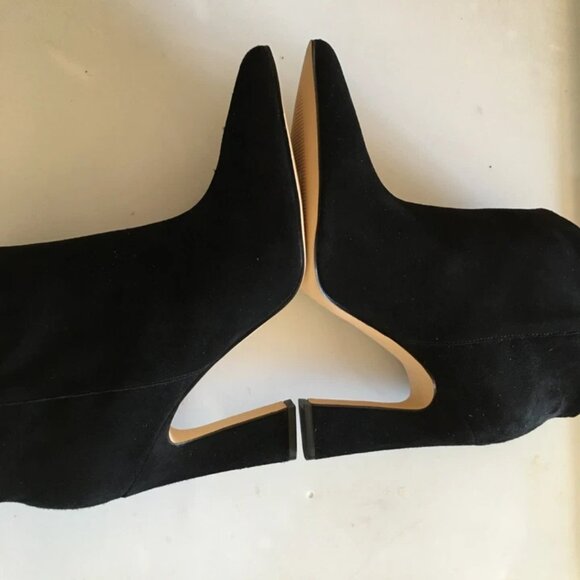 NWOB!  MARC FISHER Masina Black Suede Pointed Toe Slip On Ankle Boots Sz 10M - Picture 2 of 4